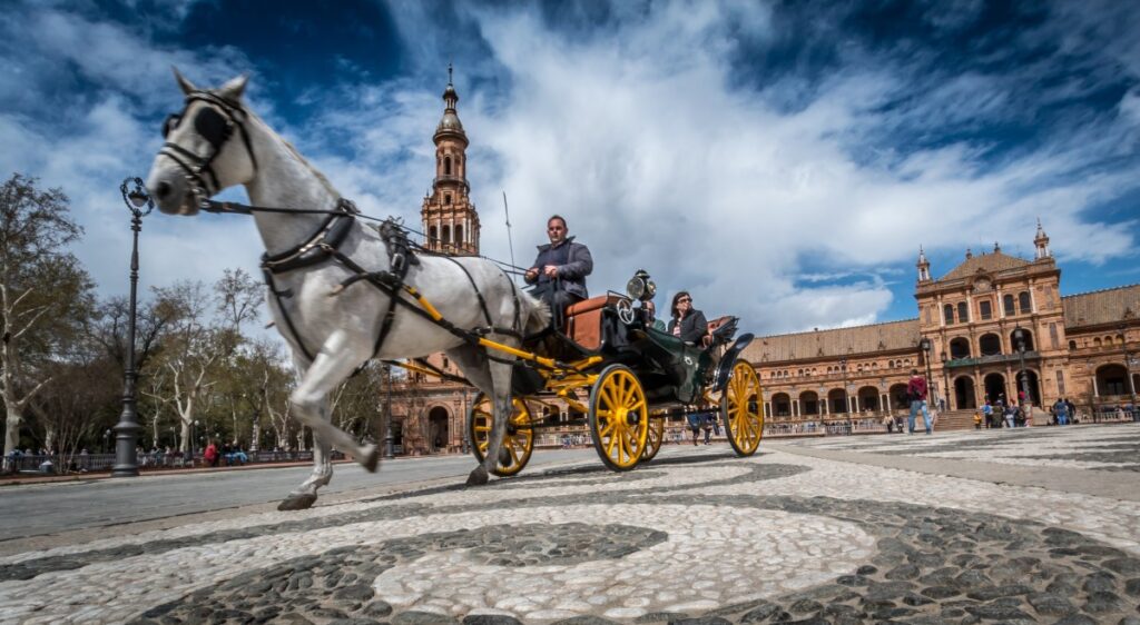 Tourists in Seville, AndalusiaAndalucía